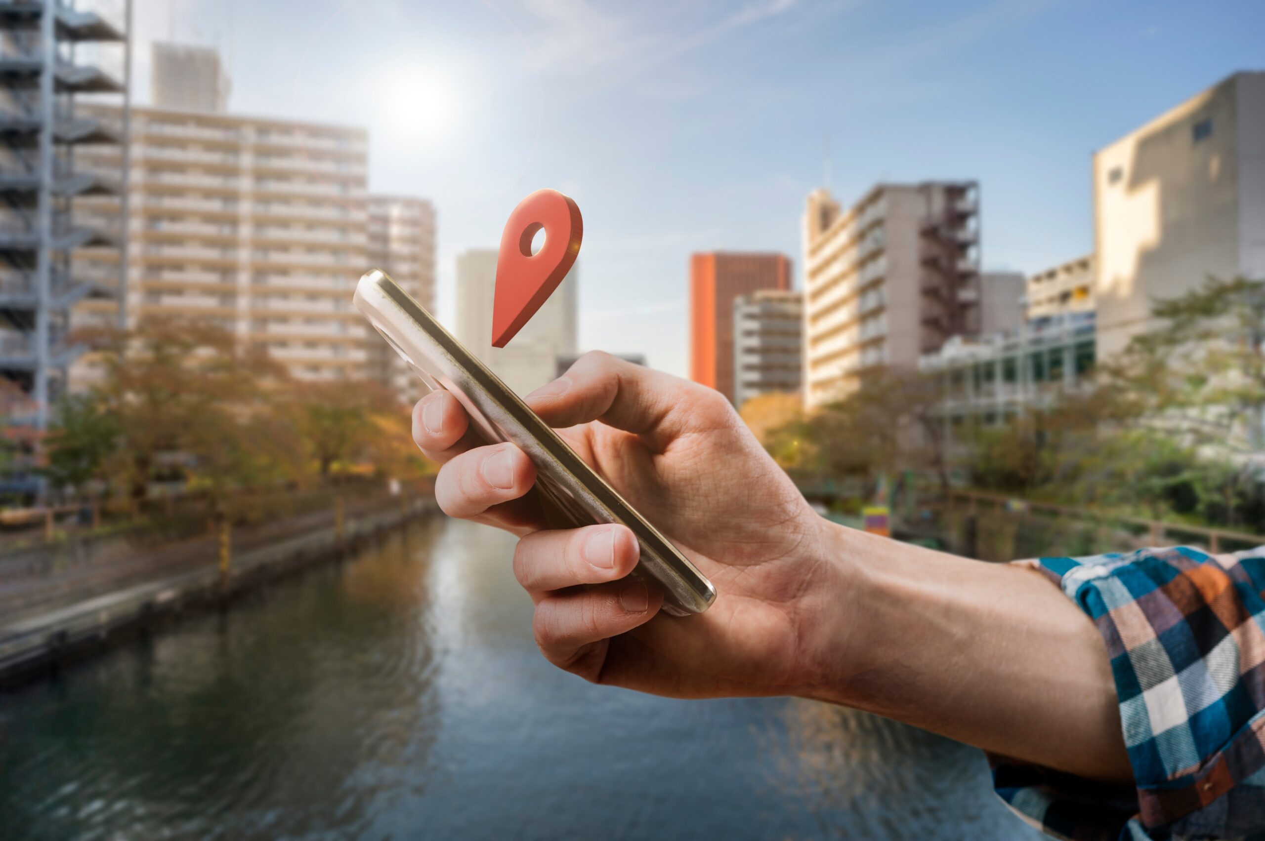 side-view-hand-holding-smartphone (1)